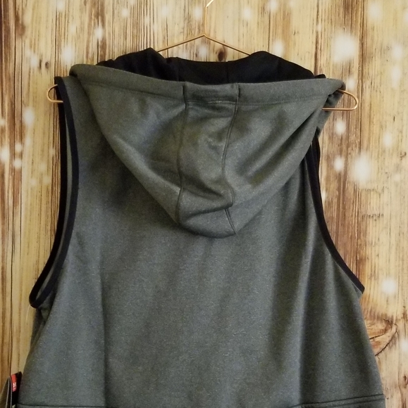 Womens Under Armour Hooded Vest - Picture 5 of 8